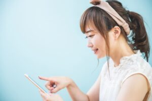 占いに応募する女性